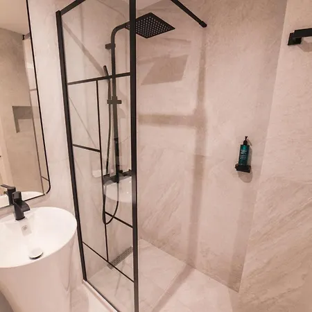 White Harmony, 2 Bedroom Apartment Афины Экстерьер фото