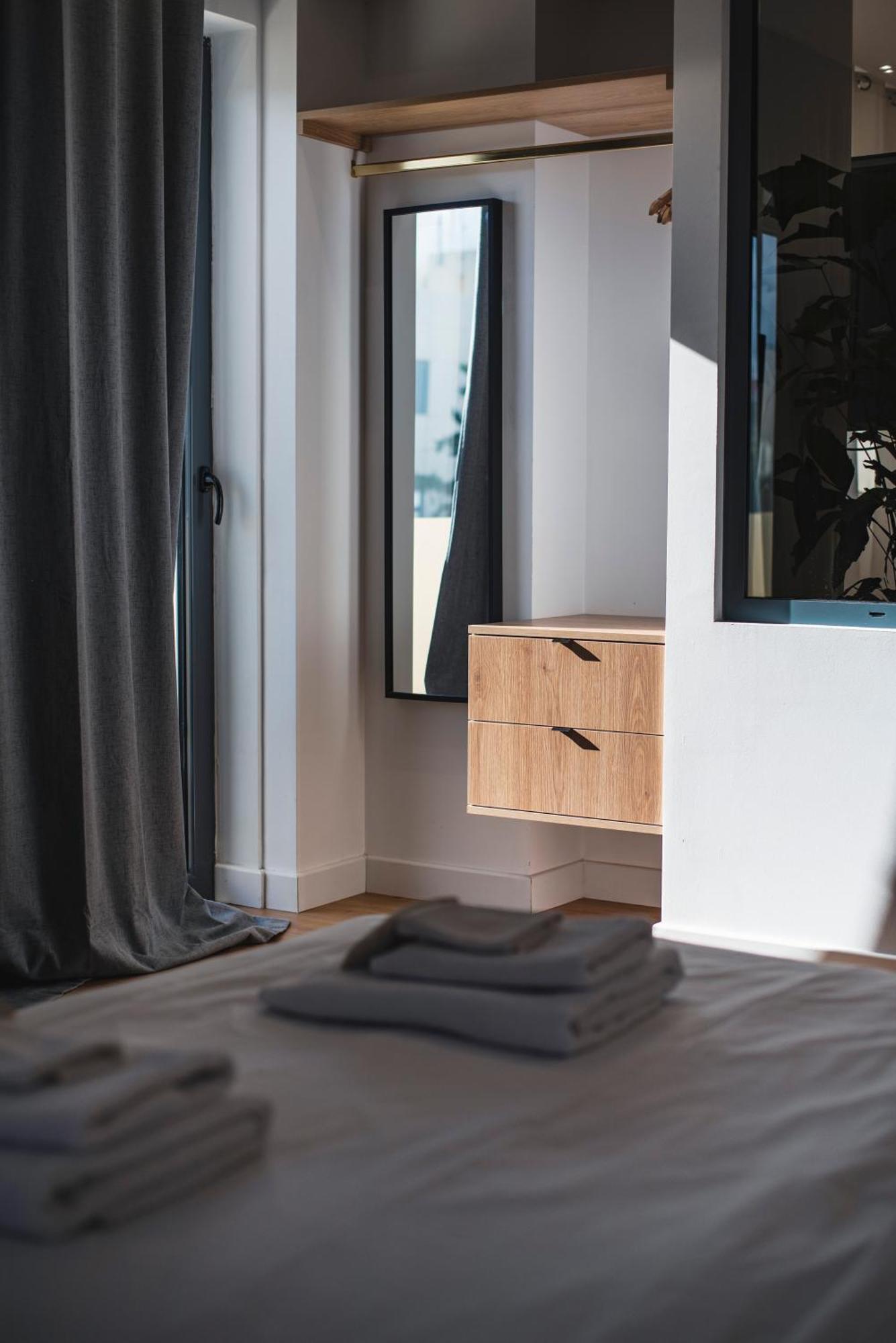 White Harmony, 2 Bedroom * Atina